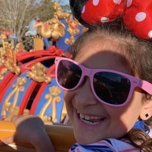 Meet your Posher, Mona